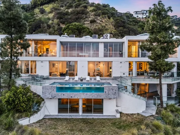 8854 Thrasher Ave, Los Angeles, CA 90069