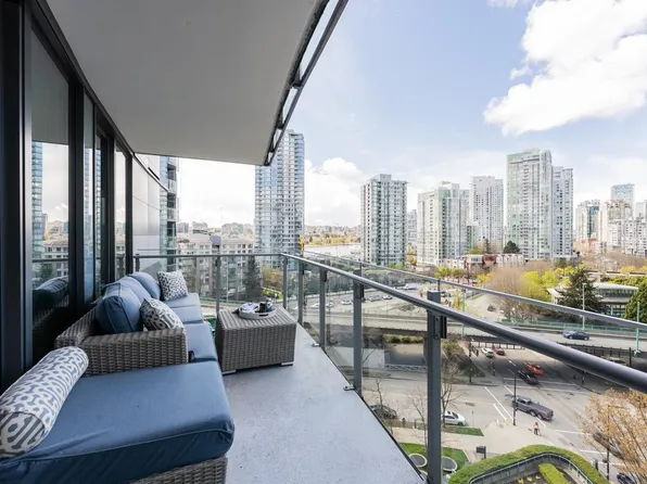 89 Nelson St #1001, Vancouver, BC V6B 0P3