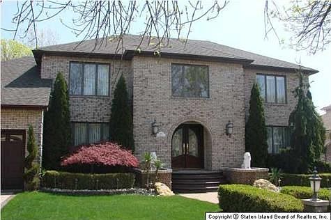 1st image of 723 Maguire Ave