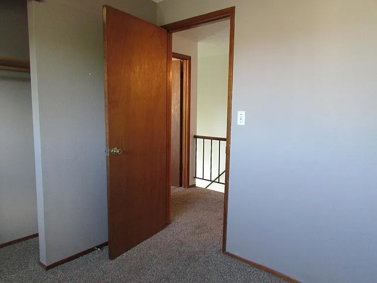 1695 NW Division St #6 — Photo 11