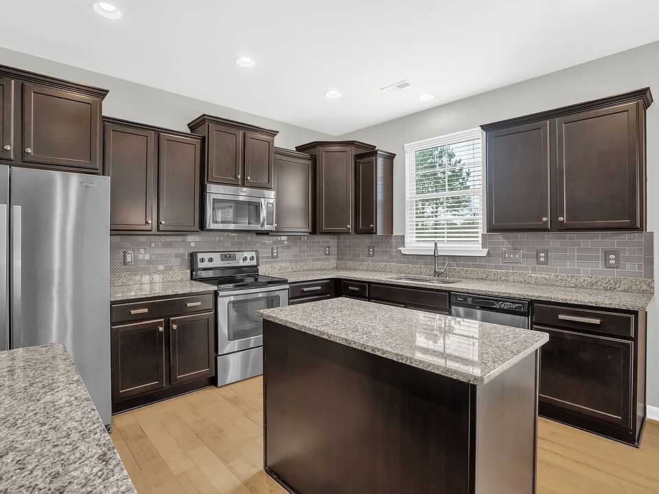 1st image of 602 Applecross Dr