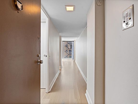 2nd image of 2400 N Lakeview Ave APT 1116