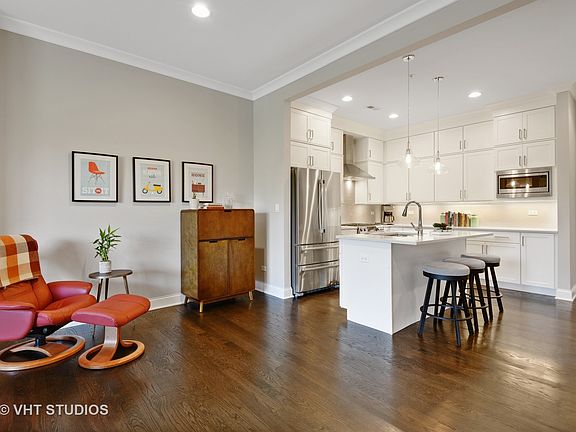5th image of 5820 N Clark St #204