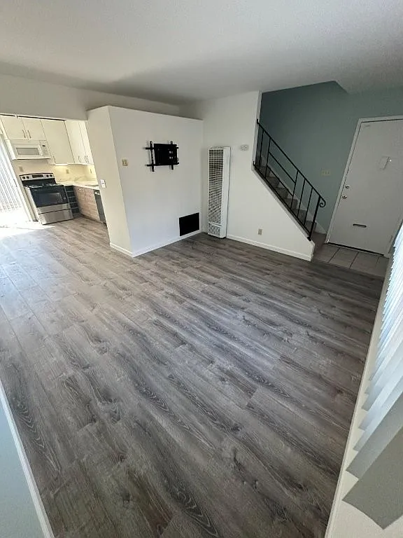 3 bed, 1.5 bath, 1054 sqft, $3,000 — Photo 4