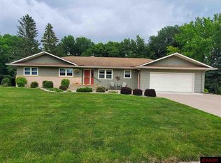 1229 Southridge Rd, New Ulm, MN 56073