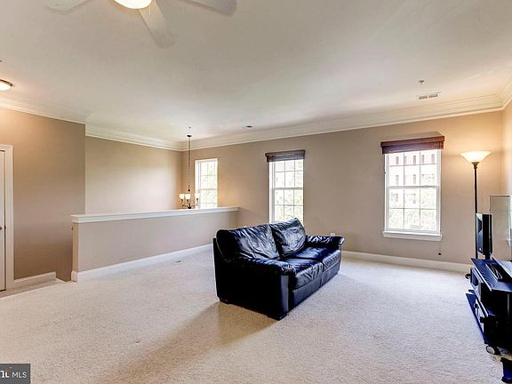 3rd image of 171 Mill Green Ave Unit 200