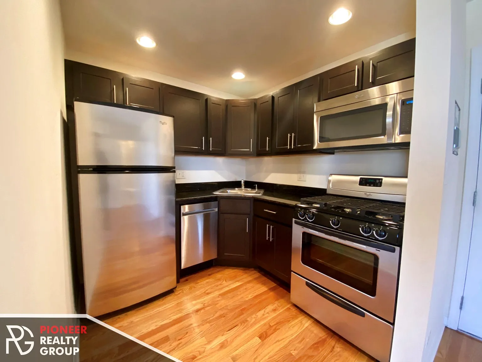 5049 N Sheridan Rd #1001RA photo 1