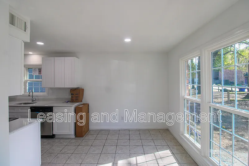 2 bed, 1.0 bath, 1000 sqft, $1,675 — Photo 4