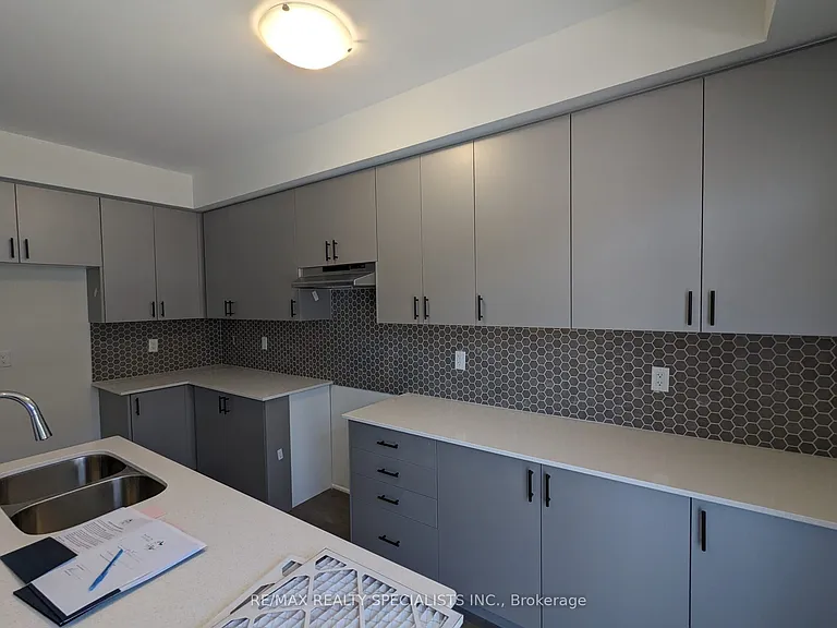 790 Kootenay Path — Photo 2