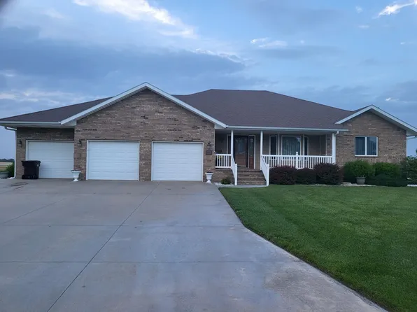218 Taylor Ct, Moundridge, KS 67107