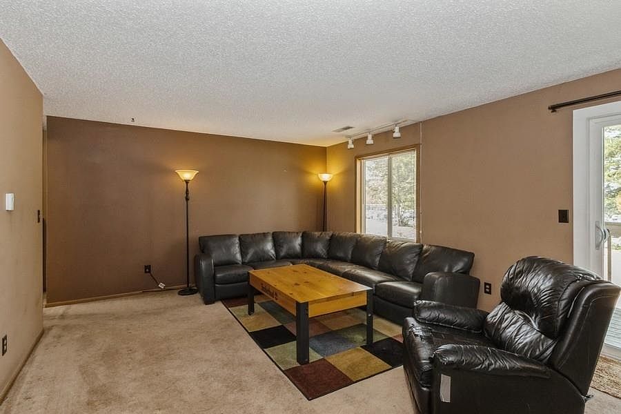 1st image of 437 Westwinds Dr