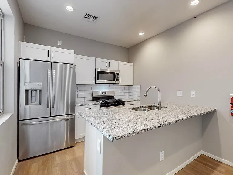 4547 Villa Loma Ln NE — Photo 14