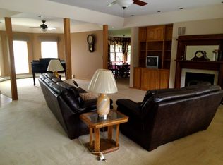 3516 W Yorkshire Dr, McHenry, IL 60051