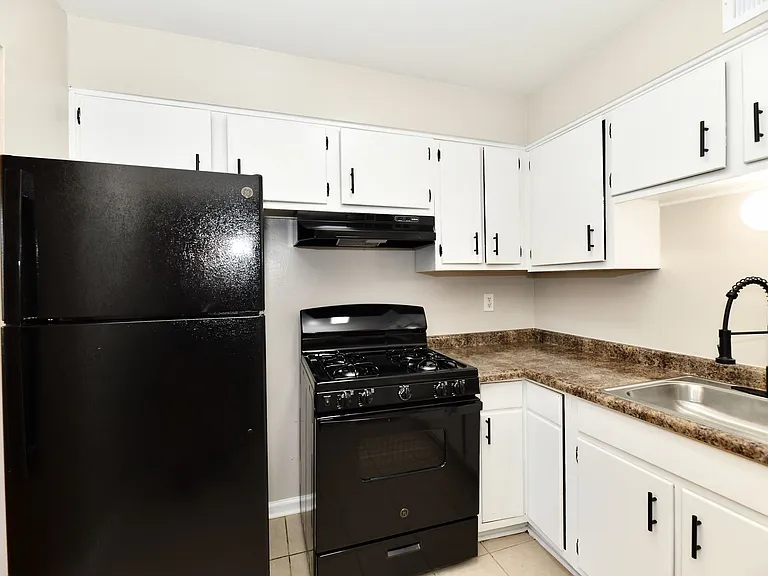 The Cedars Apartment Homes — Photo 26