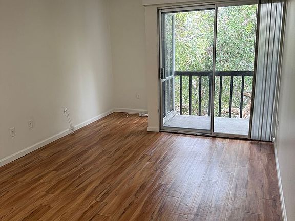 2nd image of 1925 Pacific Beach Dr APT F