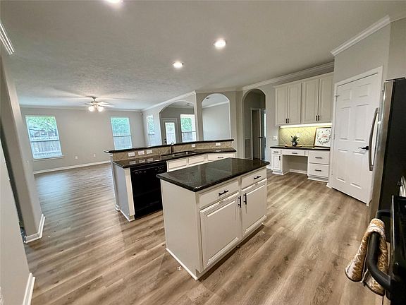 5th image of 14 Dardenelle Ct