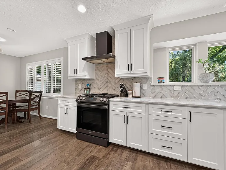 23011 Fox Hunt Dr — Photo 24
