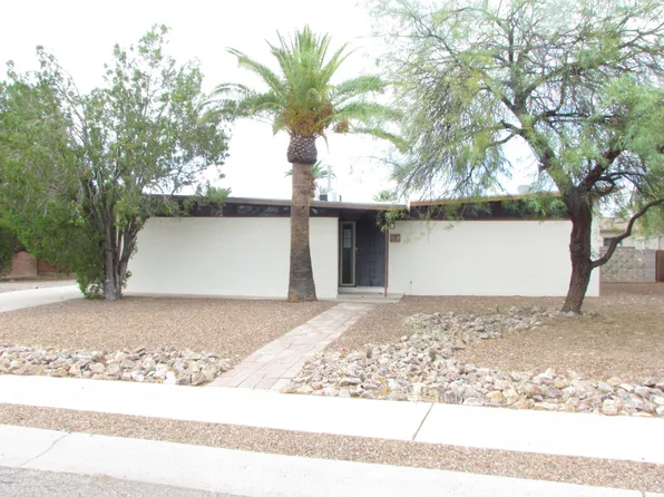 6747 E Montecito Dr, Tucson, AZ 85710