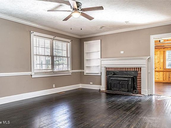 3rd image of 817 Aberdeen Road