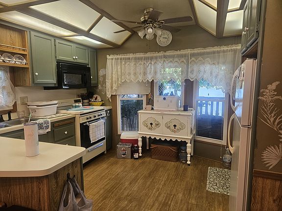 5th image of 2/56 Woodhaven Dr E