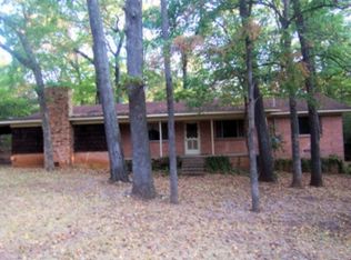 301 Inwood Dr, Palestine, TX 75801