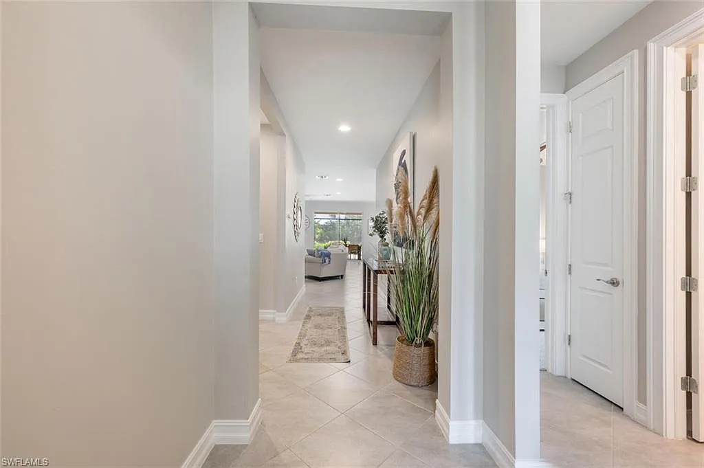 3 bed, 2.0 bath, 2046 sqft, $9,500 — Photo 3
