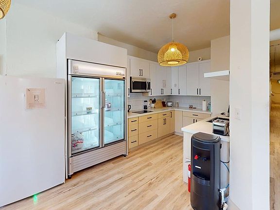 2nd image of 225 Ellis St #4