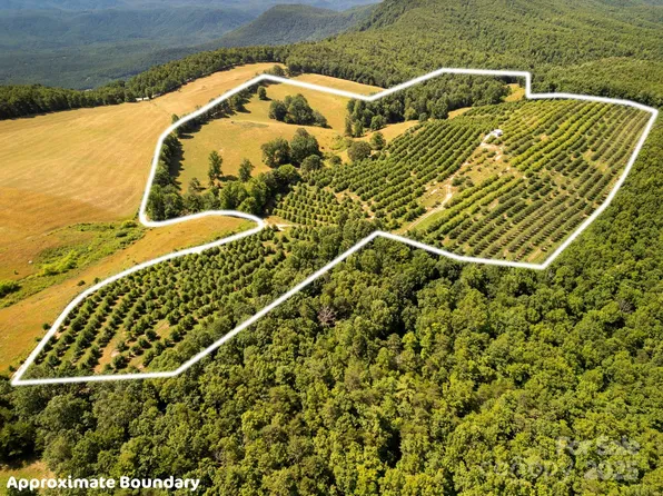 Summer Rd, Hendersonville, NC 28792