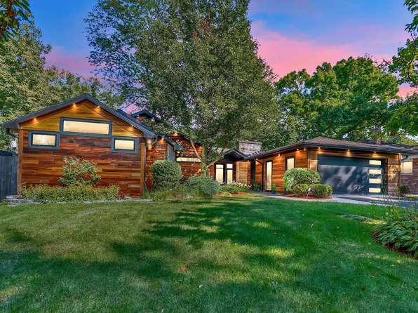 623 Echo Ln, Glenview, IL 60025