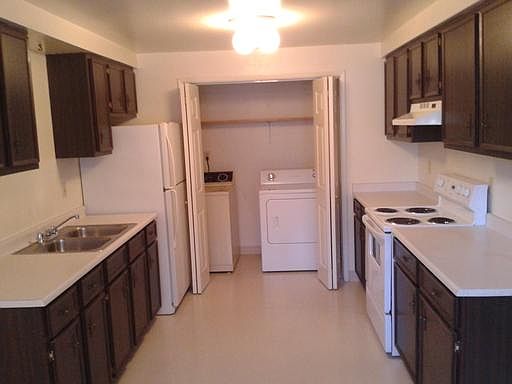 4th image of 482 Walker Ave APT 1