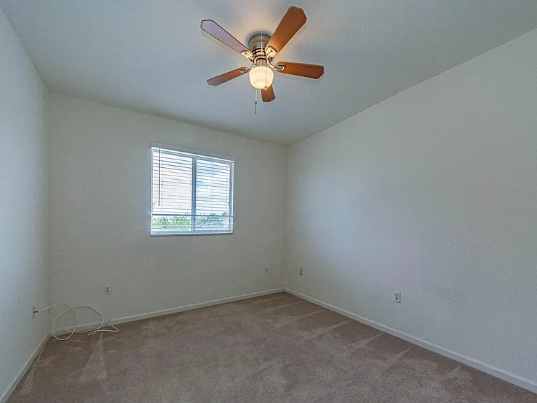 2563 Stockbridge Sq SW — Photo 20