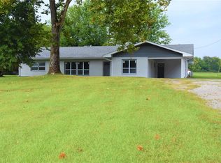 6860 Veterans Rd, Hannibal, MO 63401