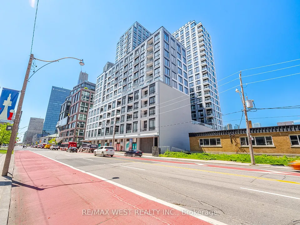 15 Richardson St #701