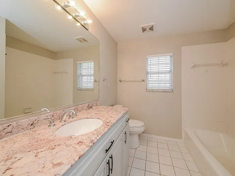 811 133rd St E — Photo 14