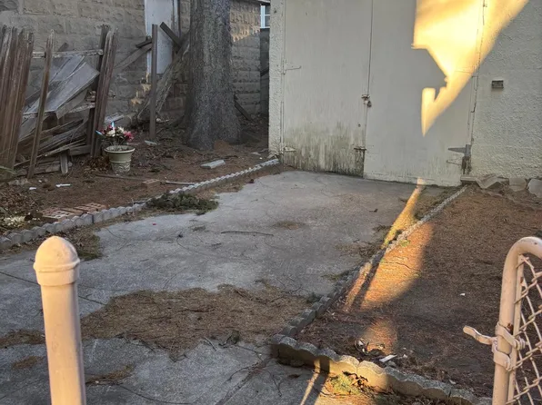 3883 Bedford Avenue image 9 of 9