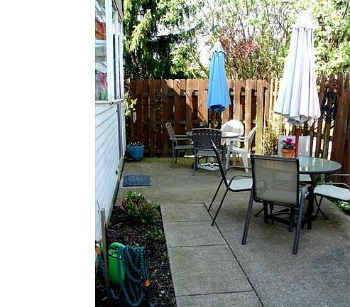 2nd image of 961 Bristol Ln