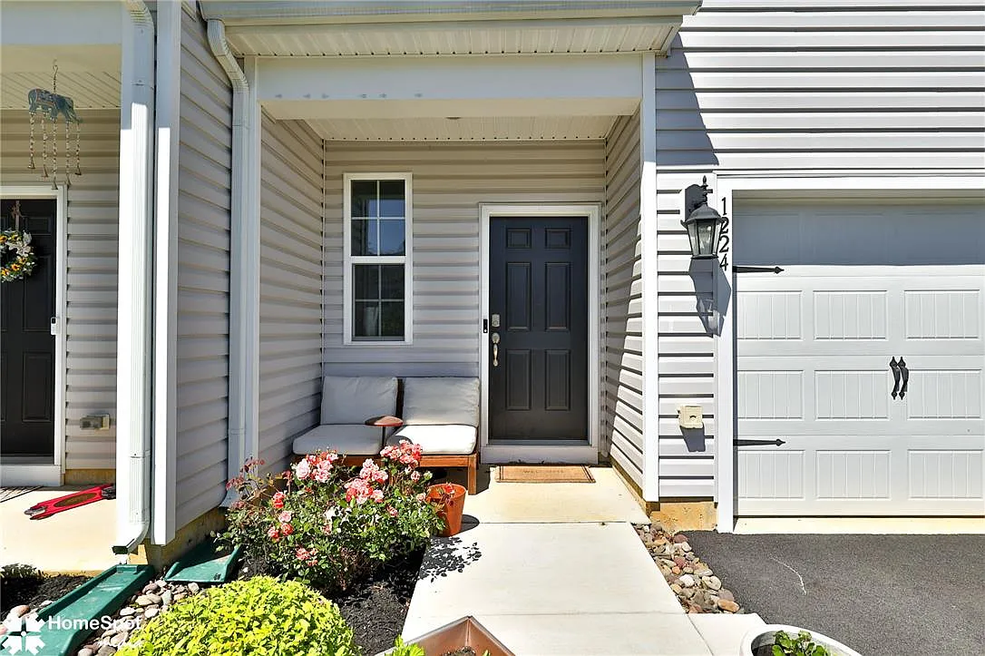 3 bed, 2.5 bath, 1500 sqft, $2,650 — Photo 2