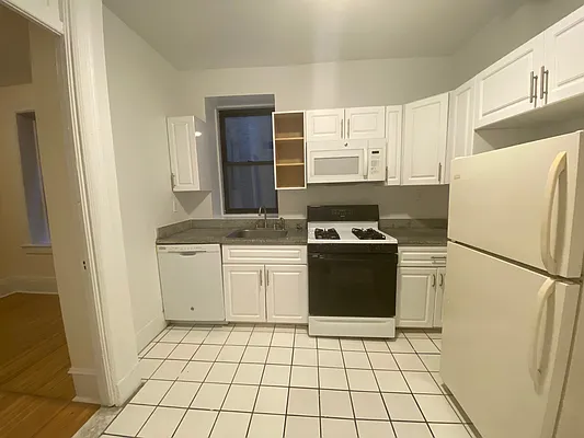 Rented by Corcoran | media 14