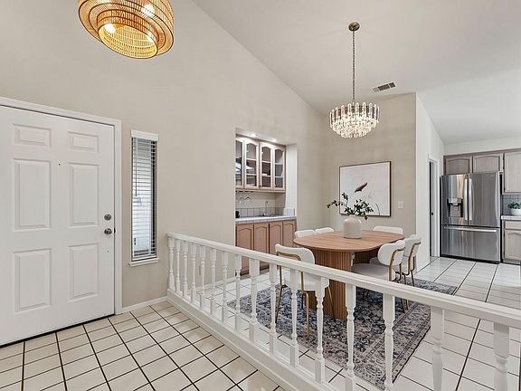 5th image of 601 Waddell Way