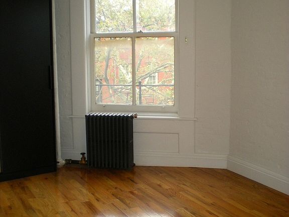 3rd image of 32 Joralemon St #Flrd10