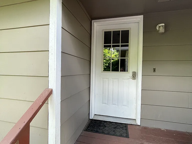 1622 N Willow Rd — Photo 2