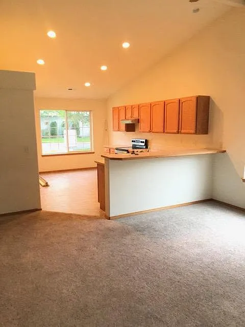 3 bed, 1521 sqft, $2,300 — Photo 3