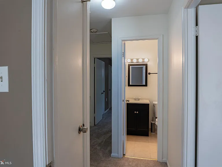 2913 Seminole Rd — Photo 25