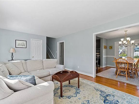 2nd image of 8406 Freestone Ave