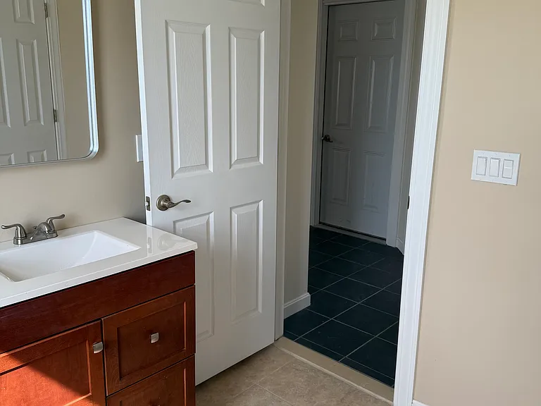 445 Waterman Ave #3 — Photo 7