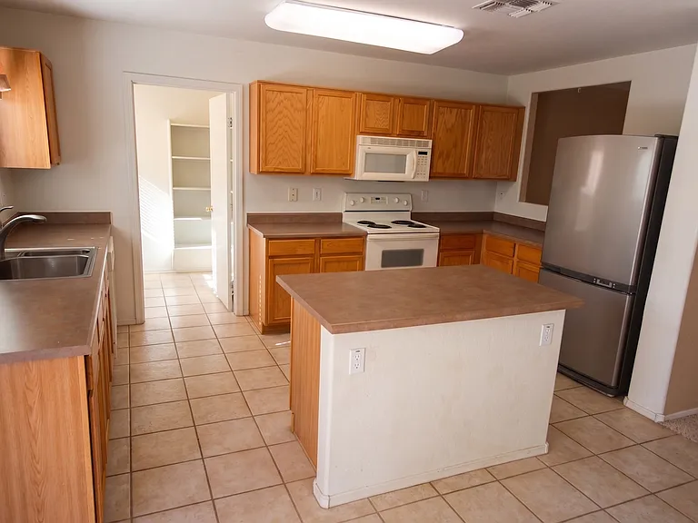 2423 E Winged Foot Dr — Photo 6