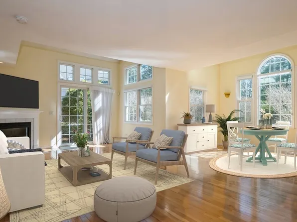 28 Red Cedar Rd Unit 28, Mashpee, MA 02649