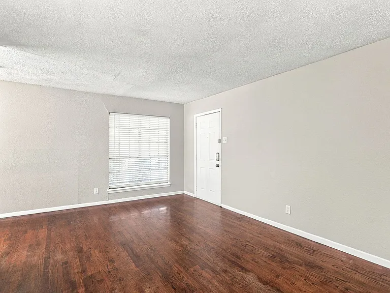 5317 Junius St — Photo 12