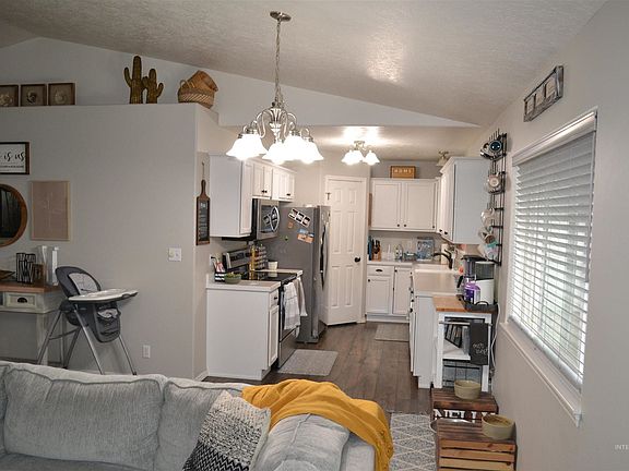 5th image of 2062 Heyburn Ave E