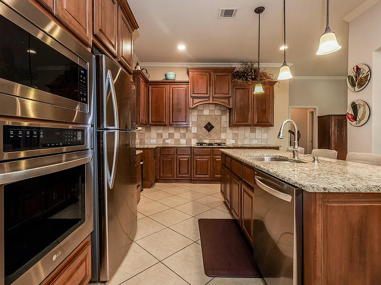 17007 Thomastone Ln — Photo 6